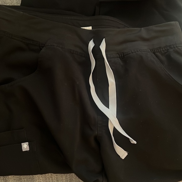 Small black kade cargo figs - Picture 2 of 3